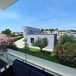 Martina Apartament Vir