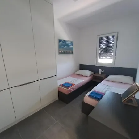 Martina Apartament Vir