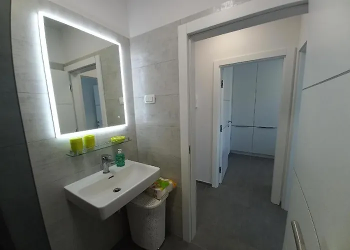 Martina Apartman Vir