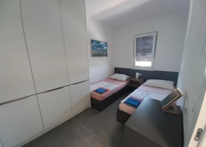 Martina Apartman Vir