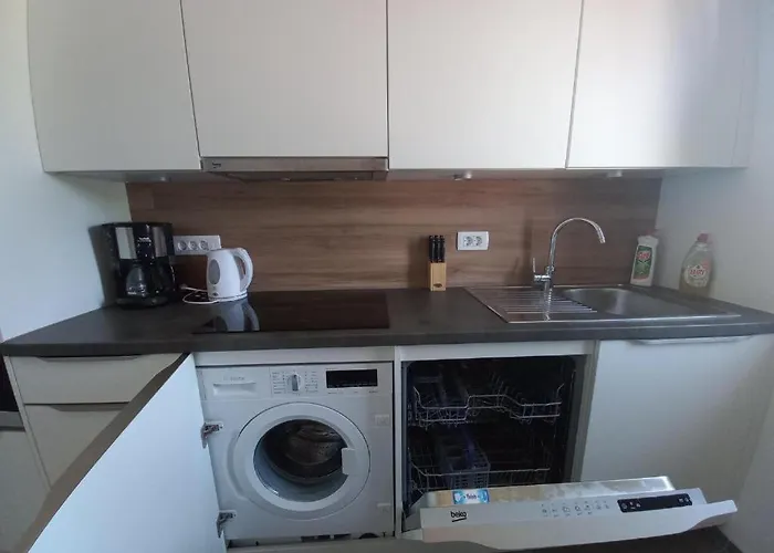 Martina Apartman Vir